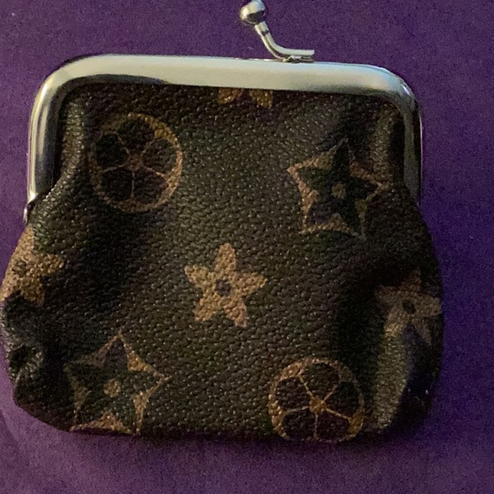 Luxurious Brown Clasp Coin Purse